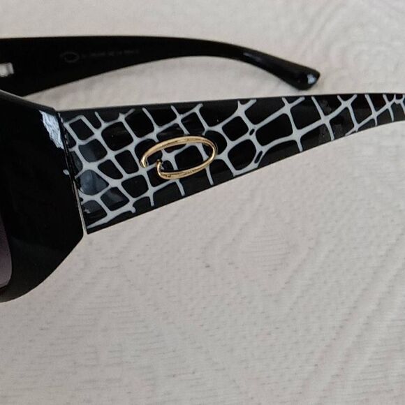 Oscar De La Renta Women's Mod1146 Sunglasses with Hard Shell Case Included - Picture 4 of 6